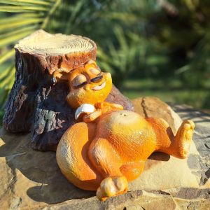 Садовая фигура Белка с пнём на отдыхе 43х29х18 см