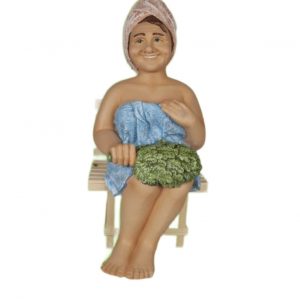 Садовая фигура Банщица на лавочке 69х37 см