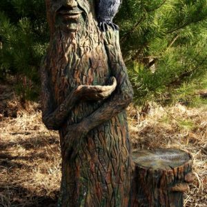 Скульптура Ворон на пне 150х100х85 см