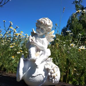 Садовая фигура Ангел на кувшине, 32х22 см.