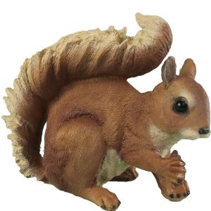 Садовая фигура Белочка с орехом наклонившаяся, 33х35 см.