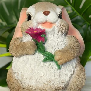 Садовая фигура Заяц с цветком, 24х15 см.