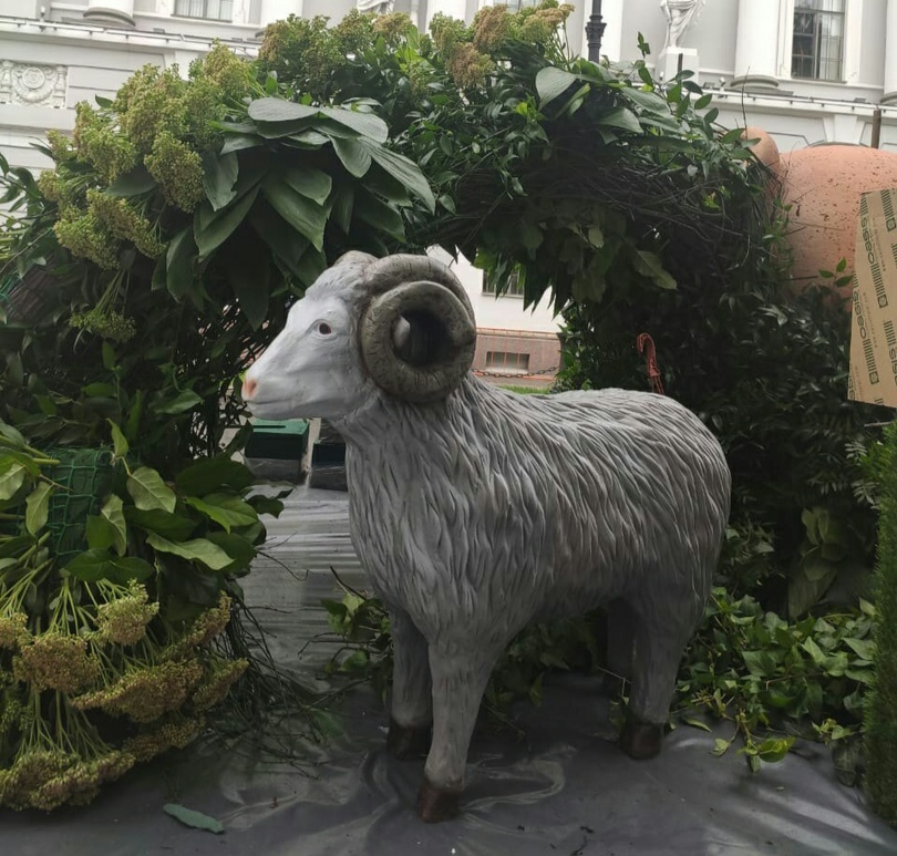 Садовая фигура Баран с большими рогами, 71х93 см.