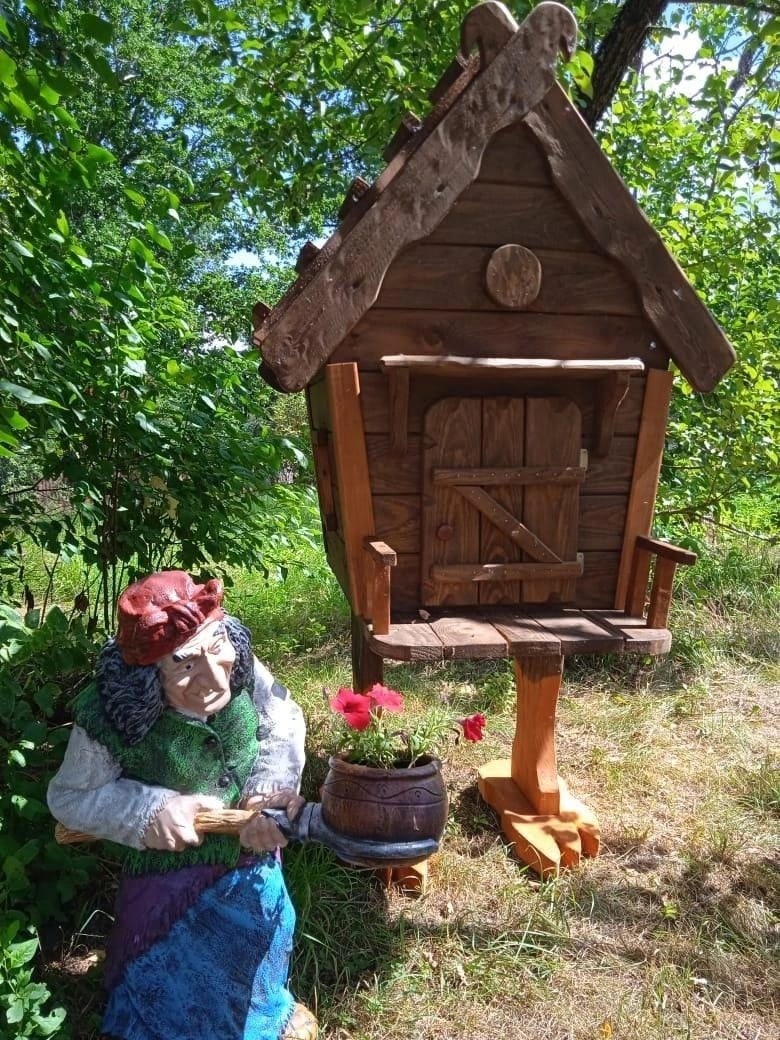 Деревянная избушка малая 60х70х160 см