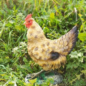 Садовая фигура Курица на камушке, 30х33 см.