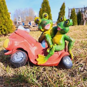 Садовая фигура Лягушки в автомобиле, 34х22х24 см.