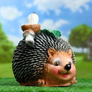Садовая фигура Ежик с 2-мя грибами, 24 см.
