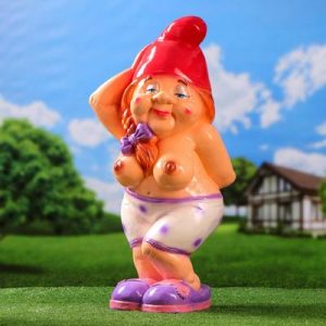 Садовая фигура Банщица 73х38 см