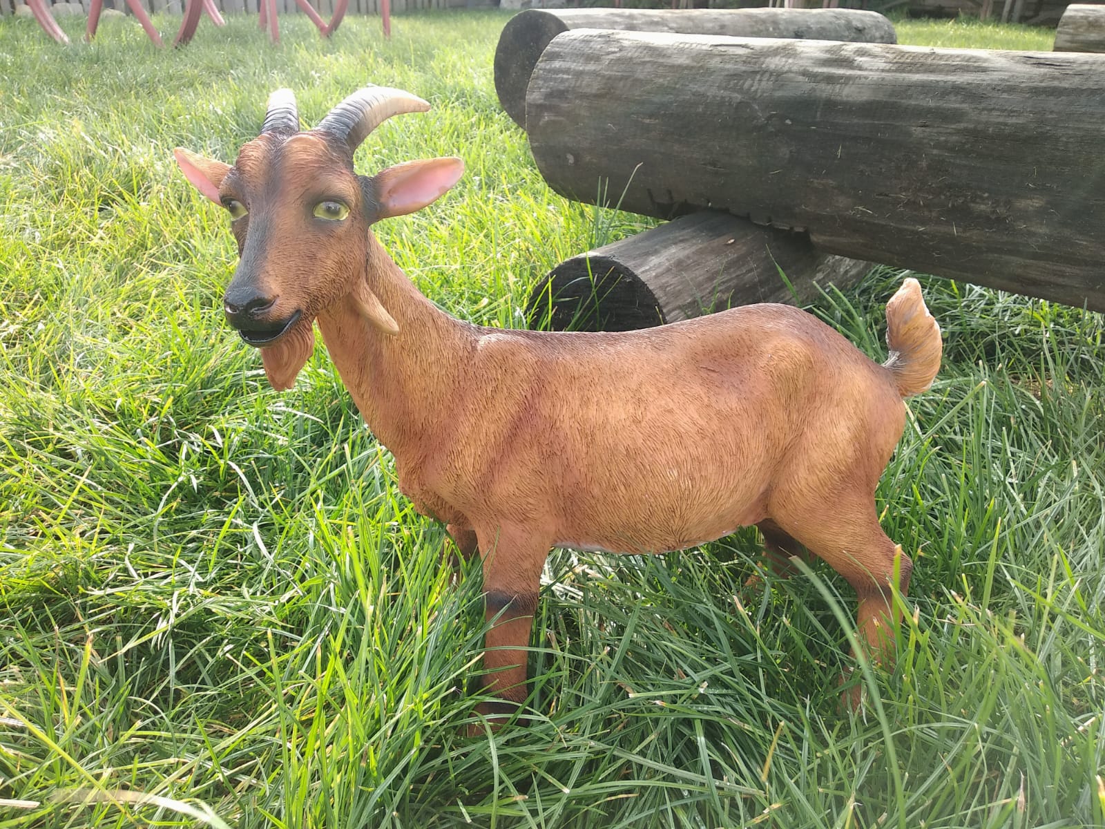 Садовая фигура Коза коричневая, 47 см. — изображение 3