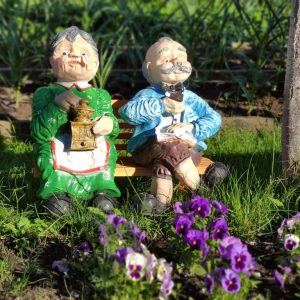Садовая фигура Дедушка с бабушкой 65х75 см.