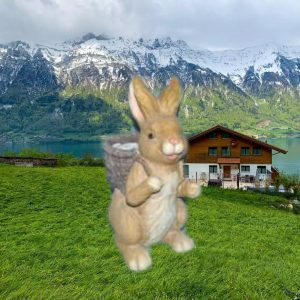 Садовая фигура Заяц с корзиной