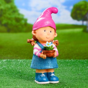 Садовая фигура Маленькая садовница с цветком 33х14 см.