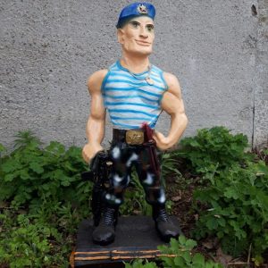 Садовая фигура Морской пехотинец 96х55 см