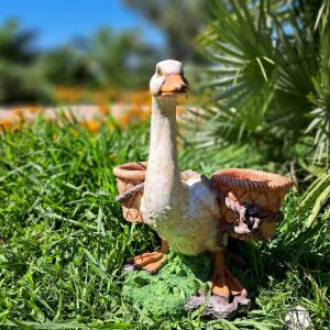 Садовое кашпо для цветов Гусь, 45х38 см.