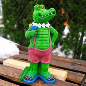 Садовые фигуры Крокодил с рюмкой 38х16 см
