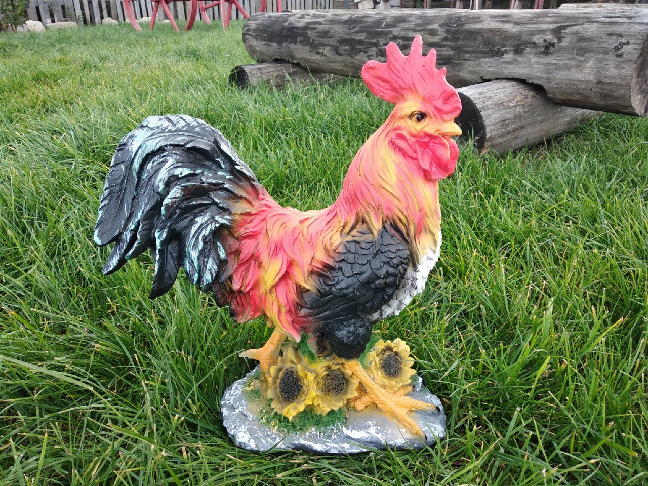 Садовая фигура Петух в подсолнухах, 57 см.