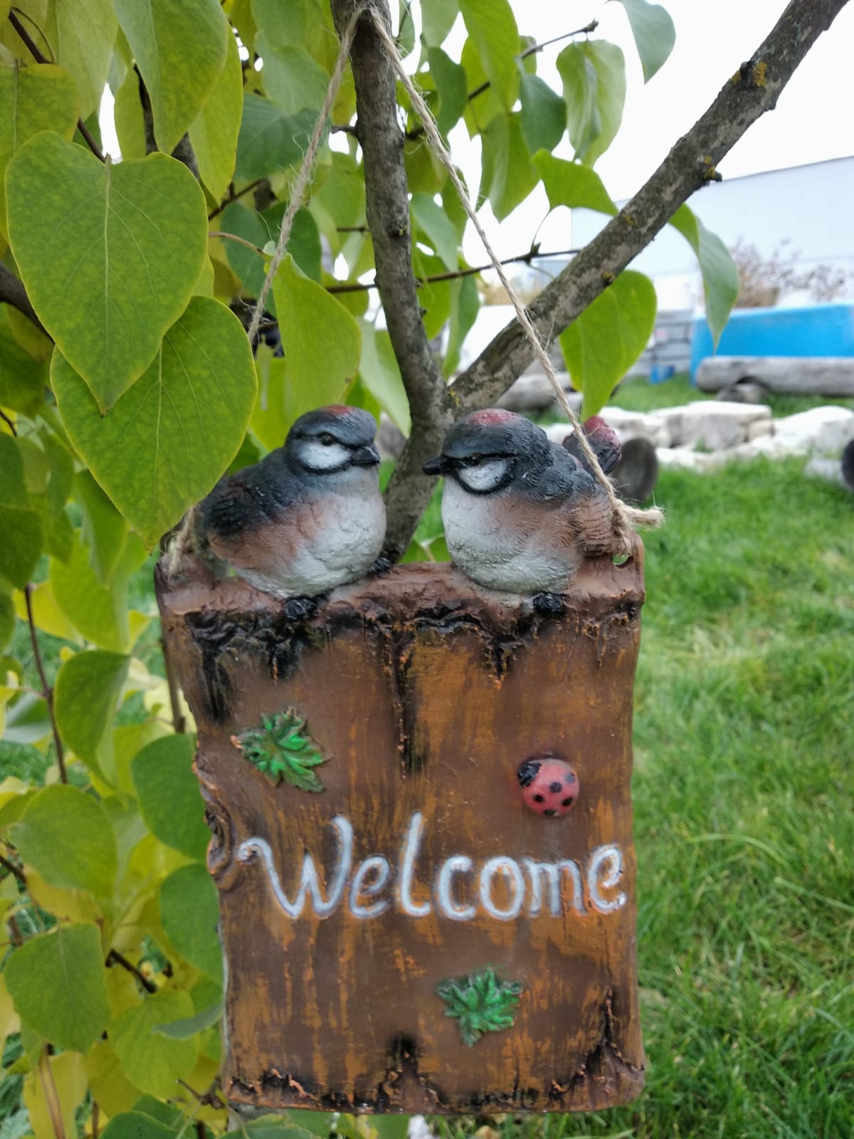 Садовая фигура Подвеска Дощечка с птицами, 24х15 см. — изображение 2