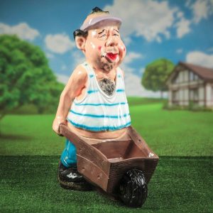 Садовая фигура Дачник в кепке с тачкой 87х53 см.