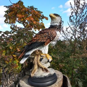 Садовая фигура Орел большой, 50 см.
