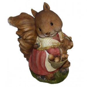 Садовая фигура Белочка с корзинкой желудей ''Н-25 cм.''