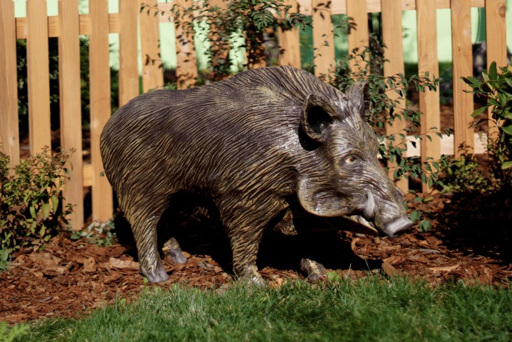 Садовая фигура Кабан, 52х93 см.