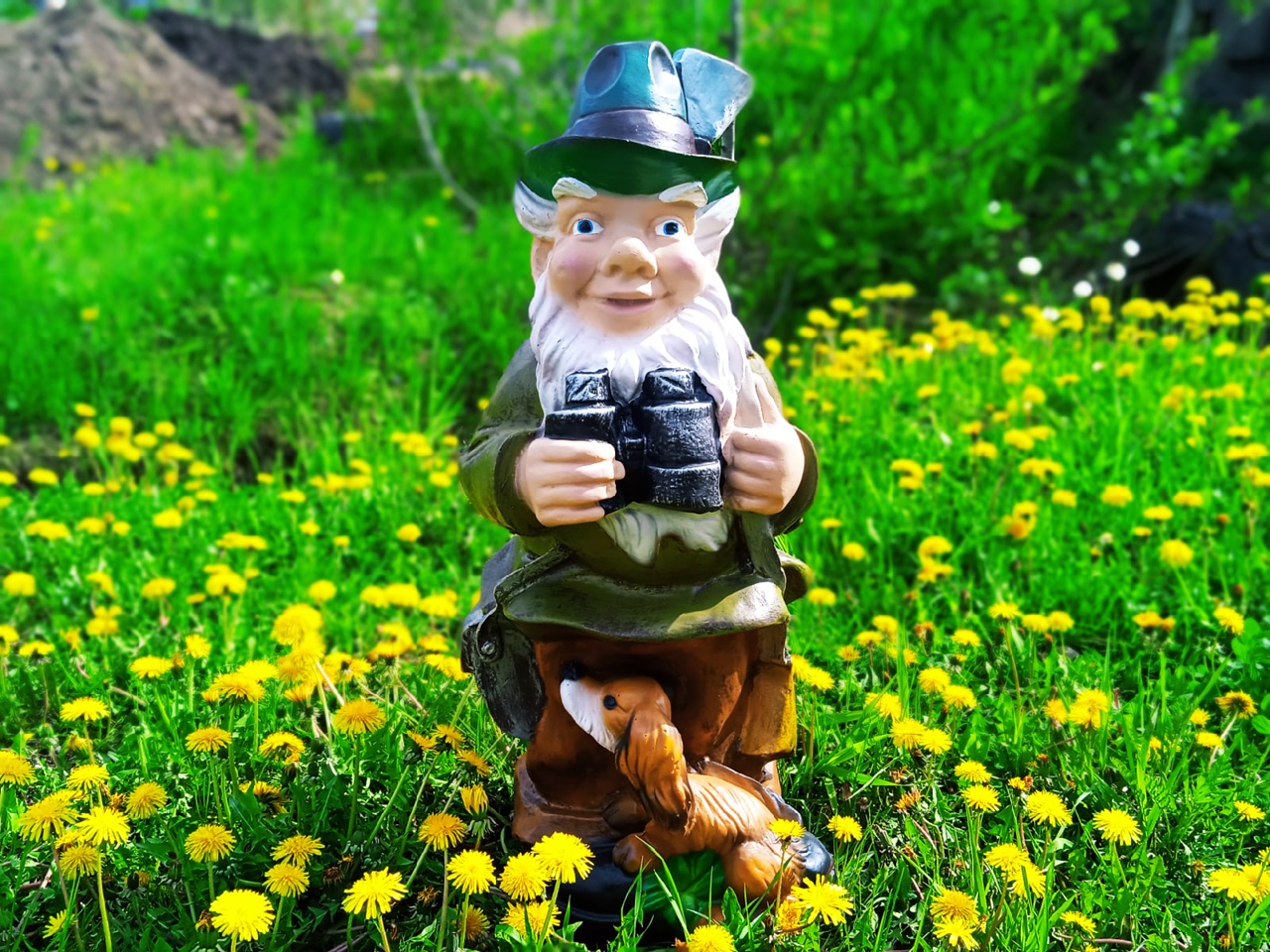 Садовая фигура Гном охотник с собакой 77х40 см.