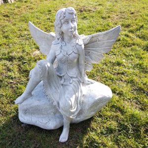 Античная скульптура Фея на камне, 60х57 см.