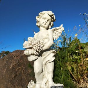 Садовая фигура Ангел с вазой фруктов , 51 х 32 см.