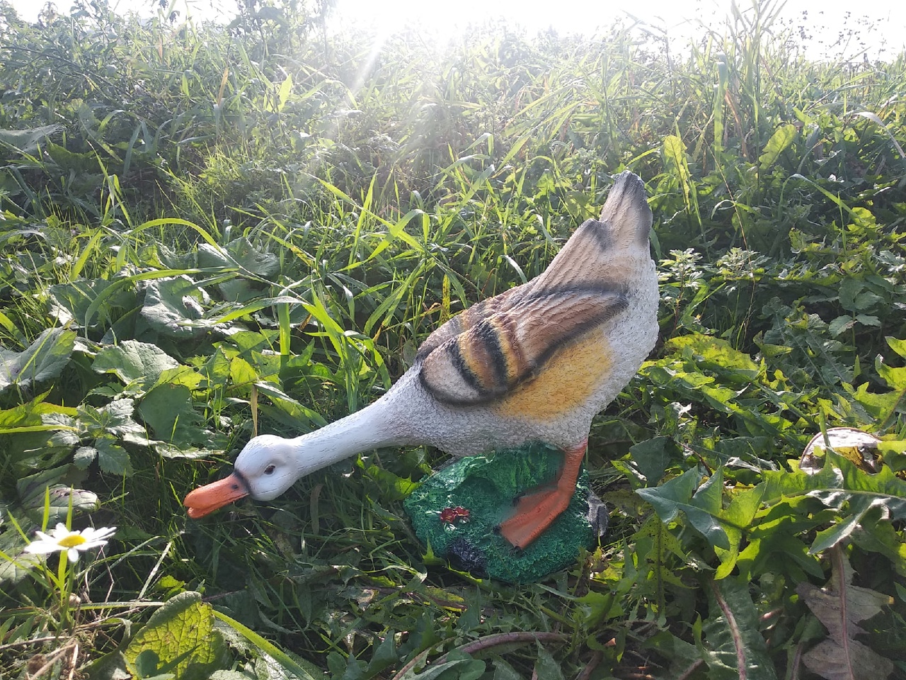 Садовая фигура Гусыня шея вниз, 38 см. — изображение 2