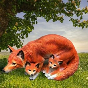 Садовая фигура Лиса с лисятами, 32х54 см.