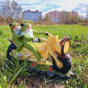 Садовая фигура Лягушки на мотоцикле, 52х34х18 см.
