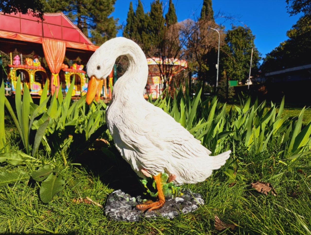 Садовая фигура Гусь белый 42х20х30 см