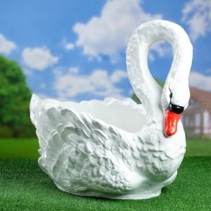 Садовое кашпо для цветов Лебедь большой белый, 50х70 см.