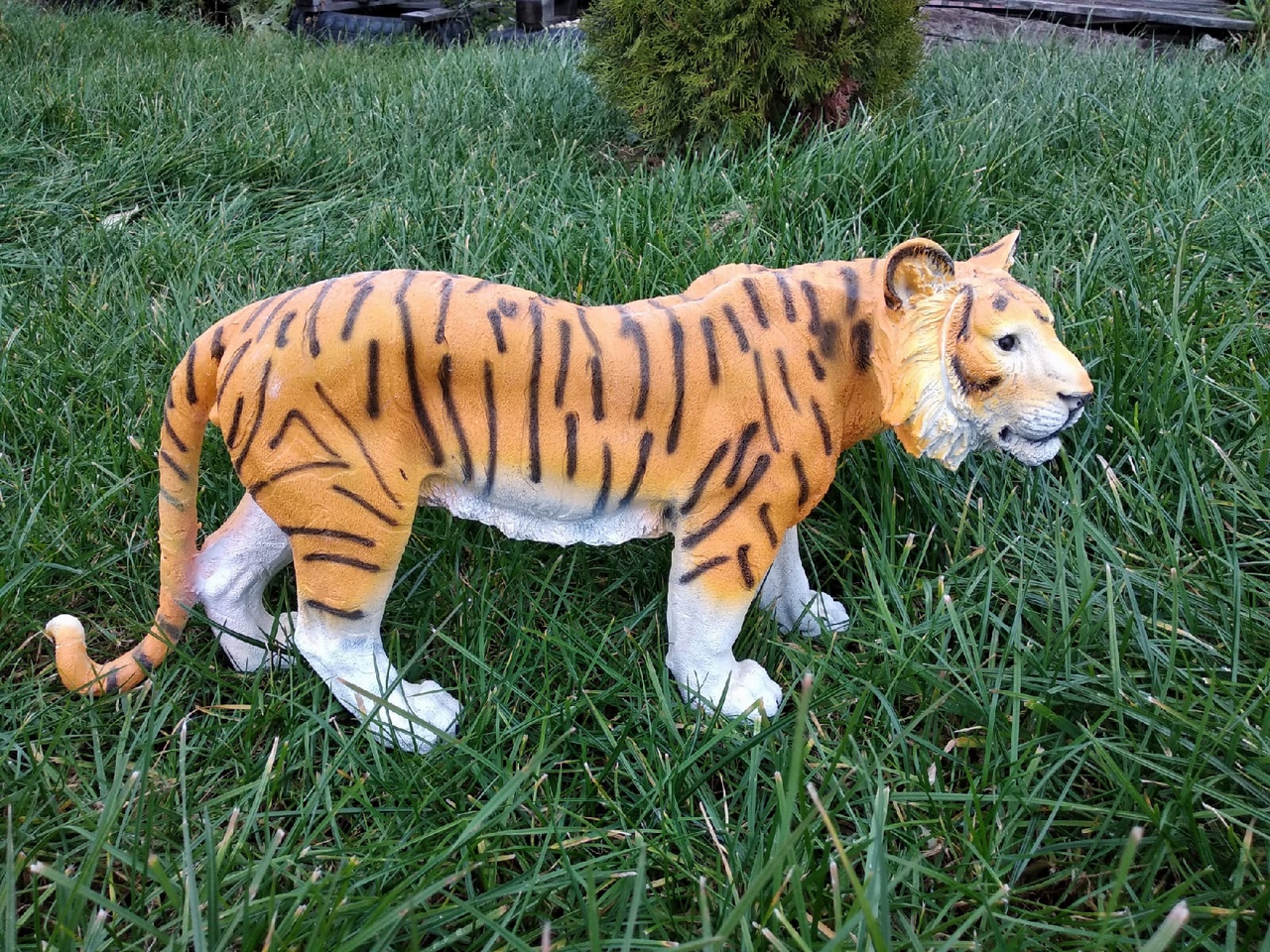 Садовая фигура тигр рыжий стоит 35х24 см