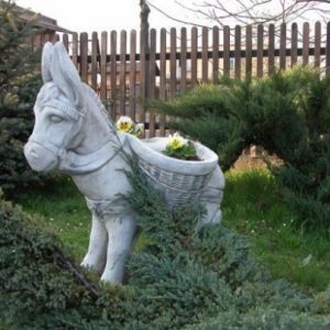 Античная скульптура Ослик с поклажей, 85х82 см.