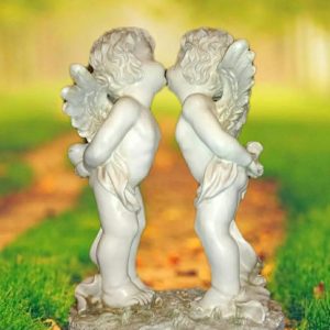 Садовая фигура Ангелы целуются, 48х30 см.