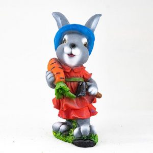 Садовая фигура Зайчиха с тяпкой, 55 см.