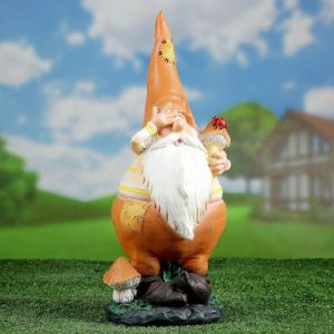 Садовая фигура Гном островерхий с грибом 45х27 см.
