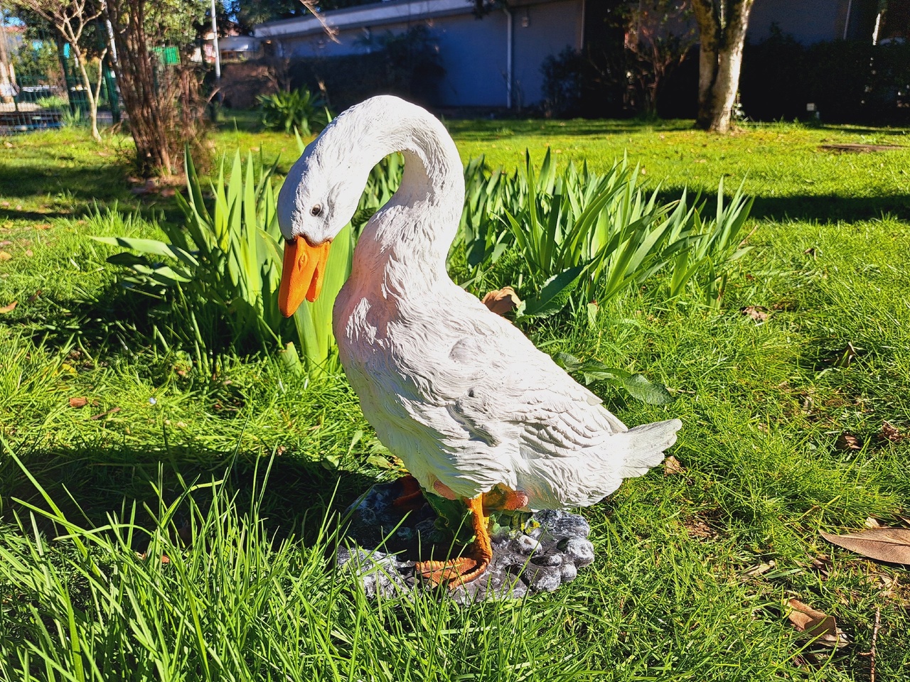 Садовая фигура Гусь белый 42х20х30 см — изображение 3