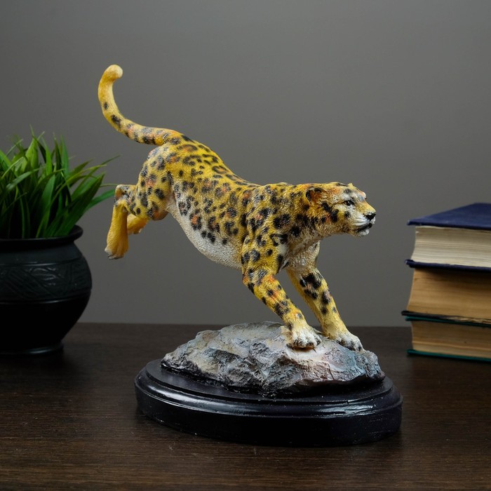 Скульптура Леопард в прыжке 25х23 см