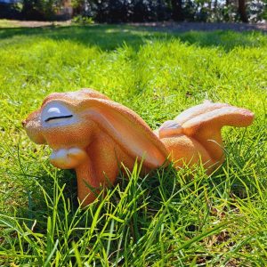 Садовая фигура Зайка лежит 15 х35х16 см