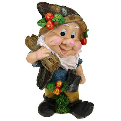 Фигура Гномик с ягодами на шапке и бревном на плече 25х38 см.