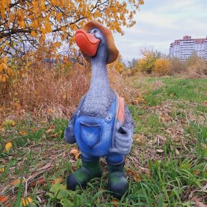 Садовая фигура Гусь Дачник  78х45 см