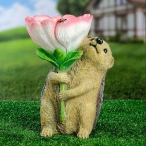 Садовая фигура Ежик с цветком 25х17 см