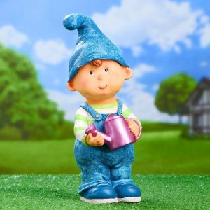 Садовая фигура Маленький садовник с лейкой 33х13 см.
