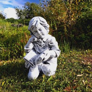 Античная скульптура Мальчик с книгой 60х40 см.