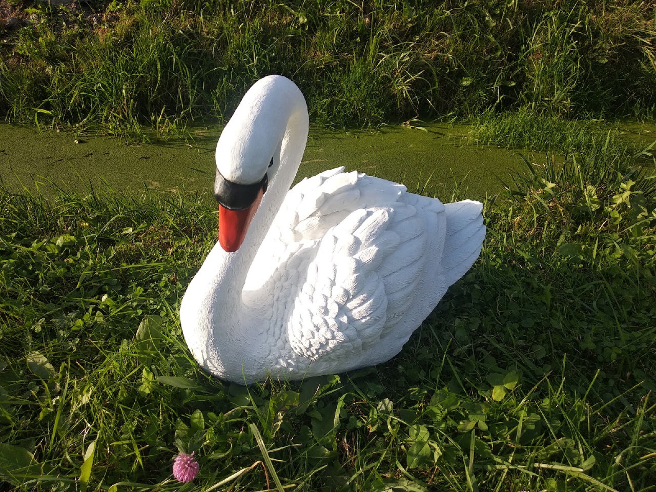 Садовая фигура Лебедь белый большой, 36х55 см. — изображение 3
