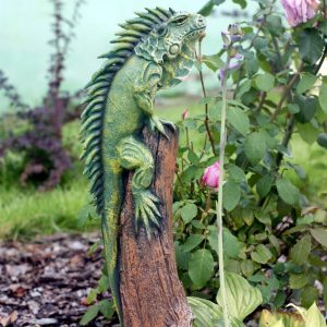 Садовая фигура Игуана на пне, 70х23 см.